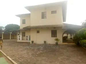 10bdrm House in Tesano for Sale