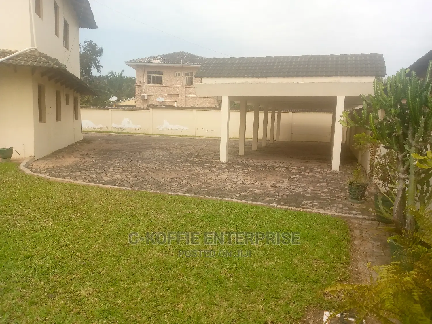 10bdrm House in Tesano for Sale
