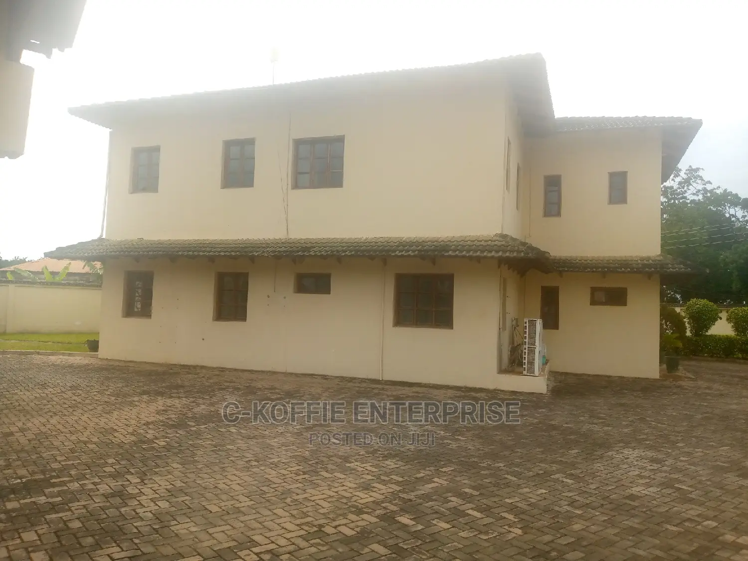 10bdrm House in Tesano for Sale