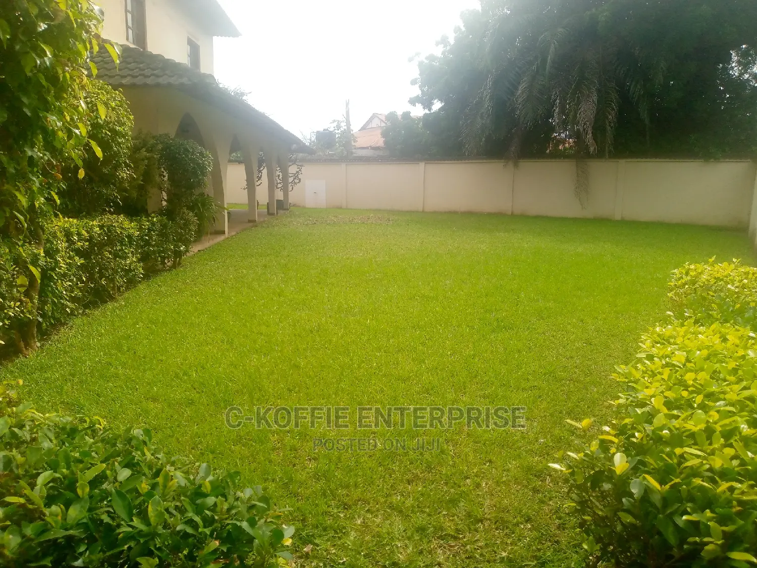10bdrm House in Tesano for Sale