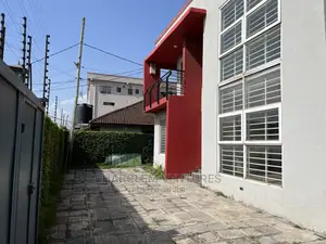 4bdrm House in East Legon for Rent