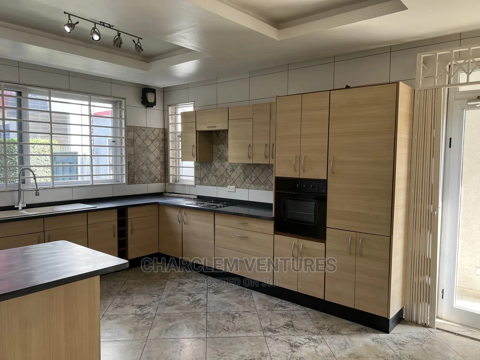 4bdrm House in East Legon for Rent