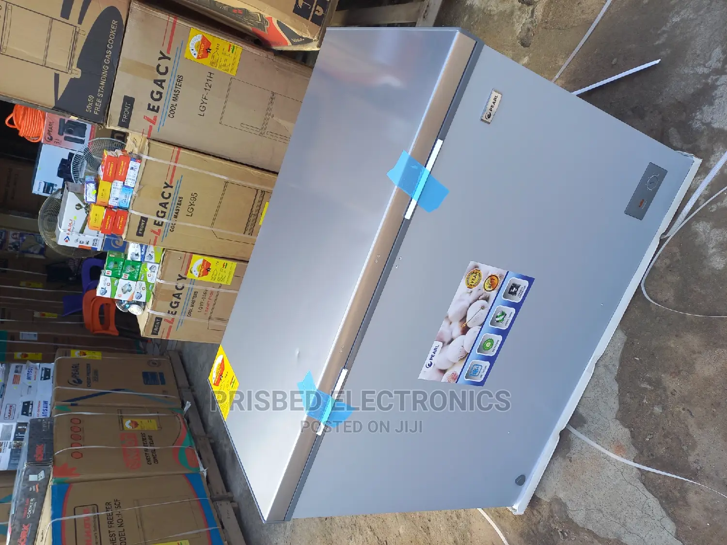 Pearl Durable Chest Freezer With Glass on Top 290 Litres