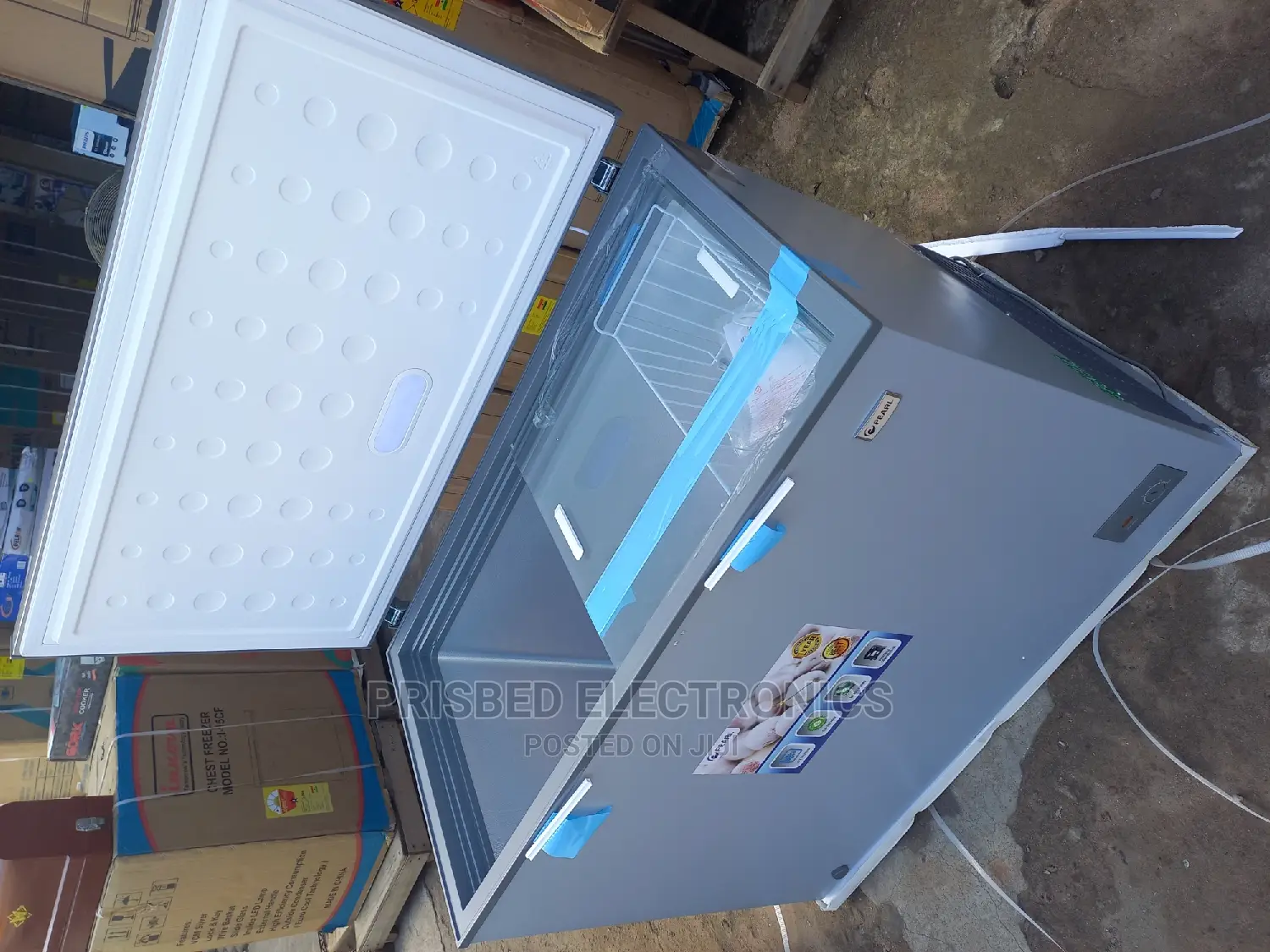 Pearl Durable Chest Freezer With Glass on Top 290 Litres
