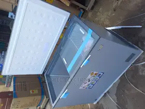 Pearl Durable Chest Freezer With Glass on Top 290 Litres