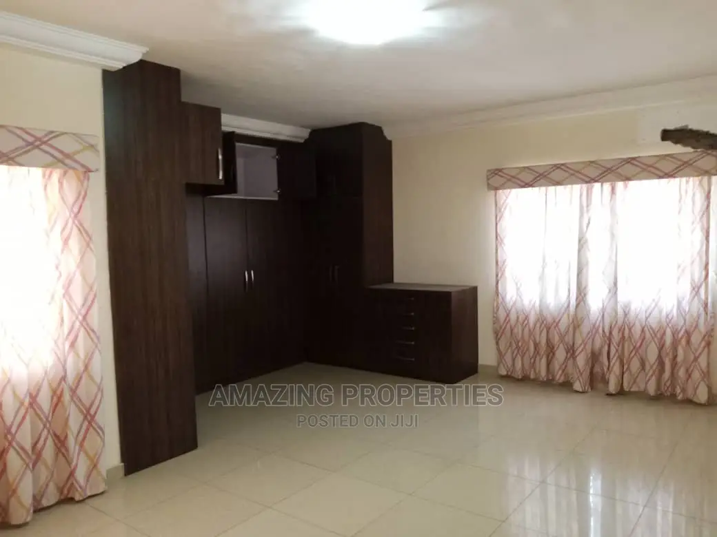 10bdrm Farm House in 23 Bedroom House* for Sale