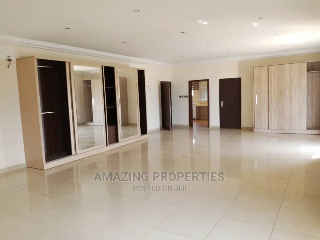 10bdrm Farm House in 23 Bedroom House* for Sale