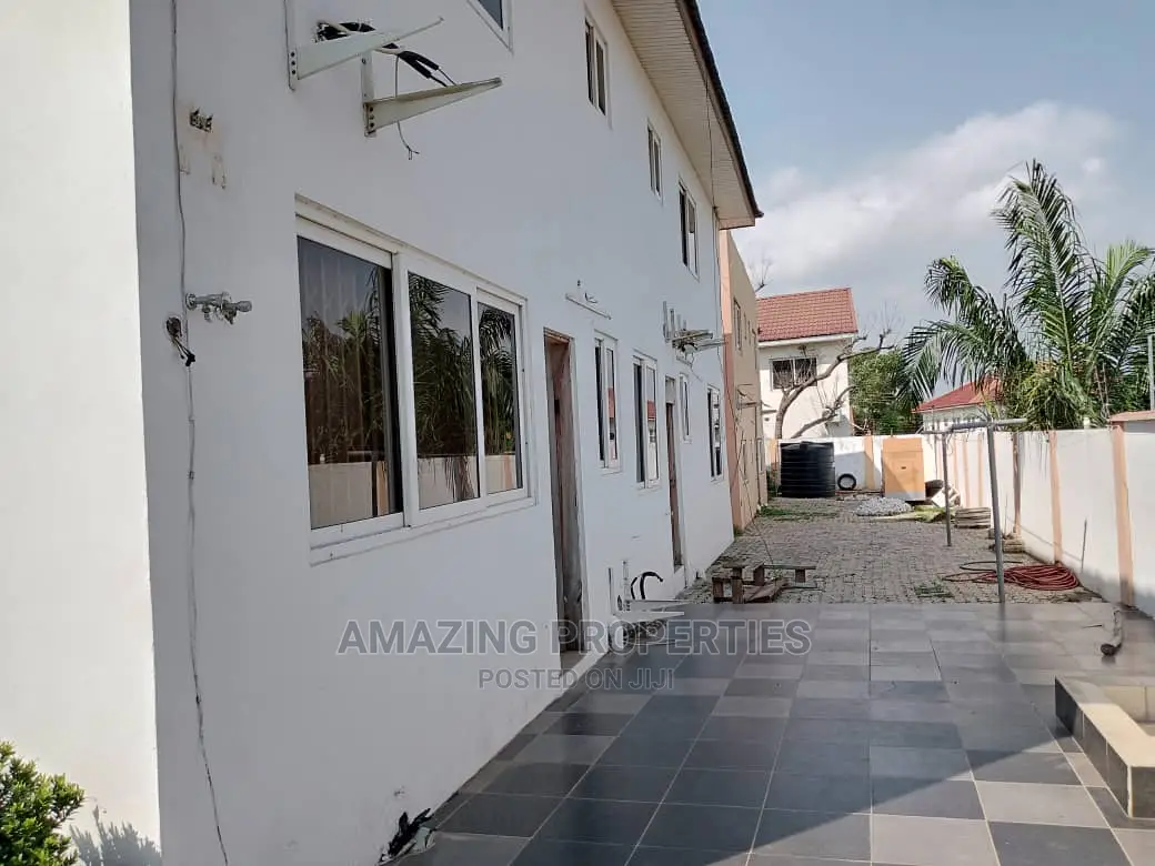 10bdrm Farm House in 23 Bedroom House* for Sale