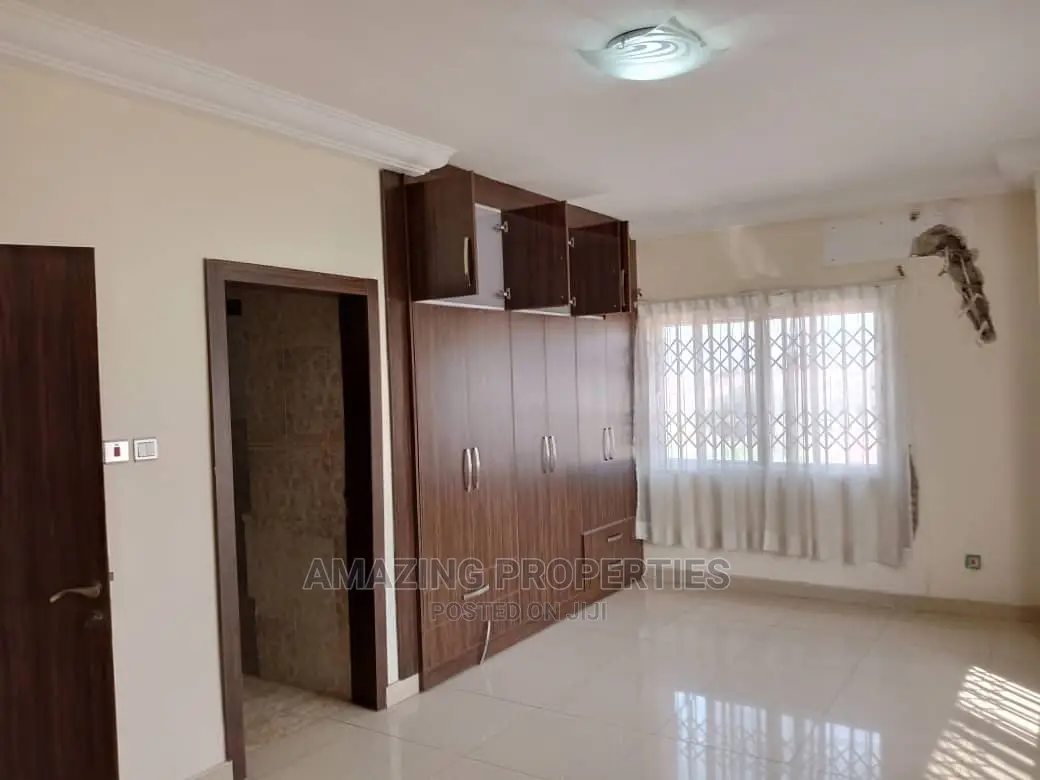 10bdrm Farm House in 23 Bedroom House* for Sale
