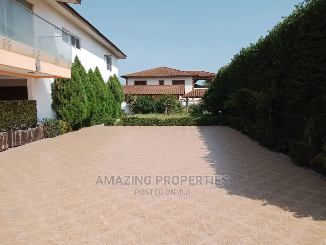 10bdrm Farm House in 23 Bedroom House* for Sale