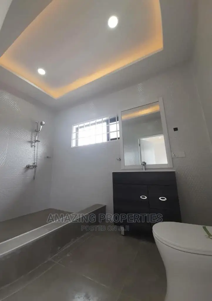 10bdrm Farm House in 23 Bedroom House* for Sale