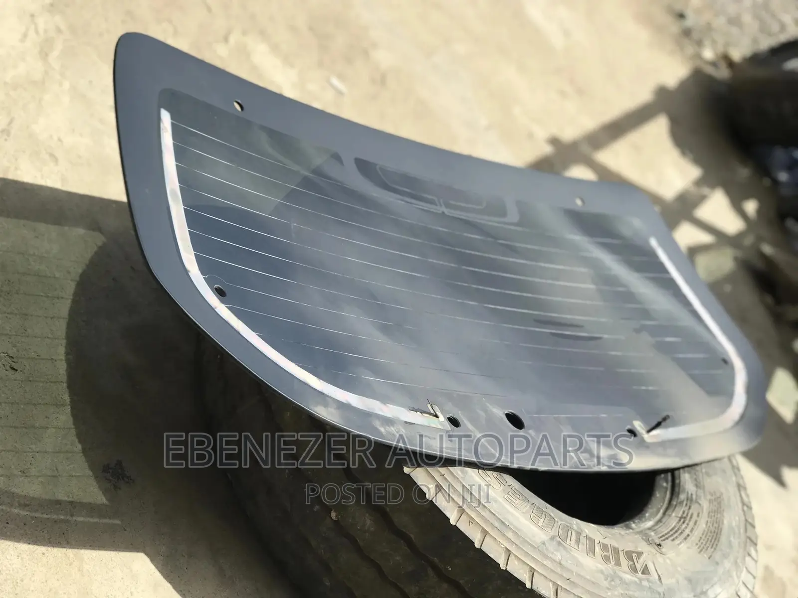 Hyundai Tucson Back Glass