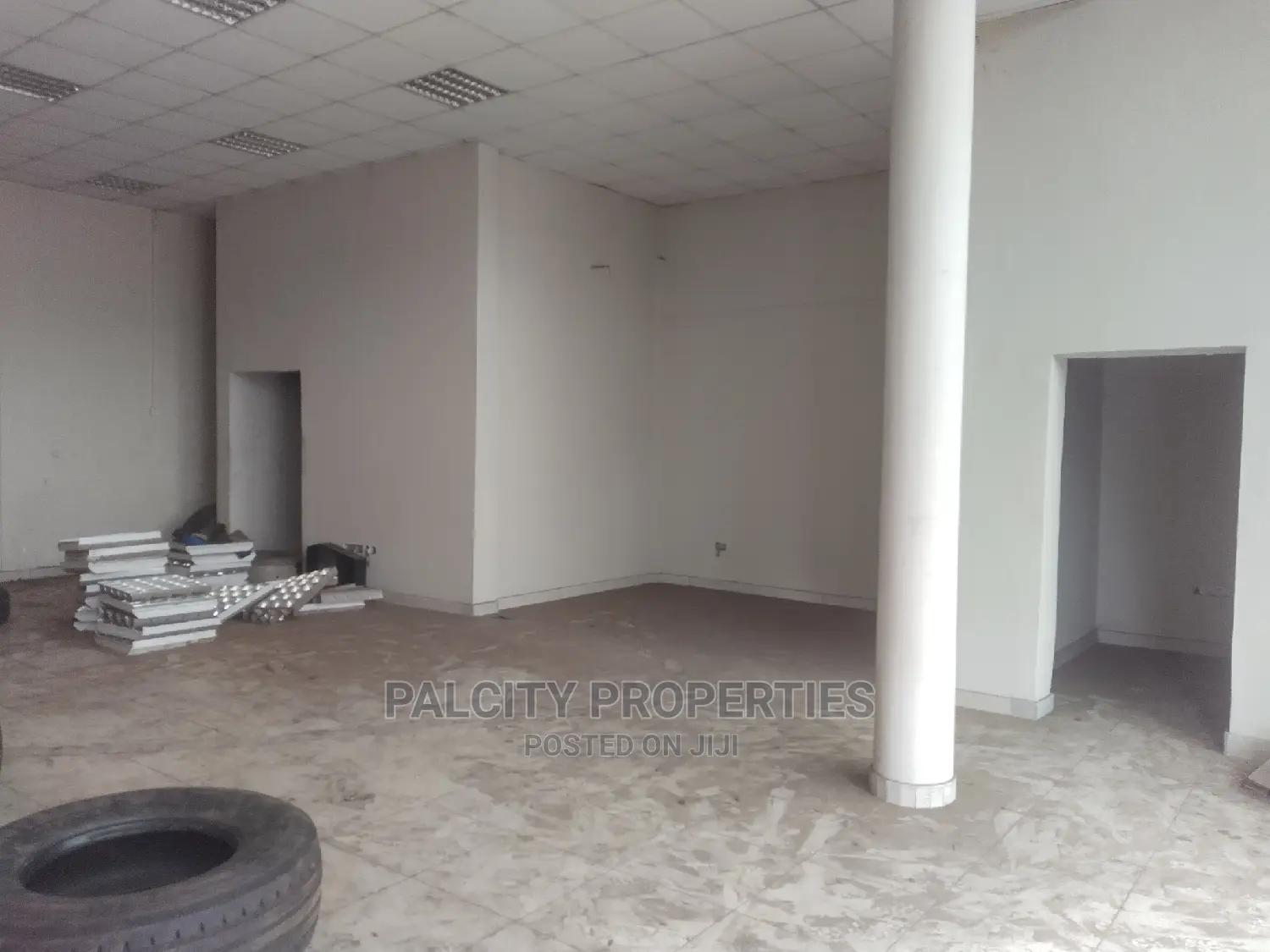 Big Shop or Office Space for Rent in Central of Kumasi
