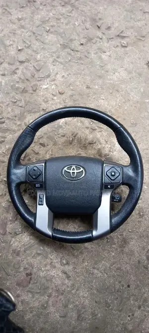 Toyota Tundra 2012-2020 STEERING WHEEL AIRBAG Available