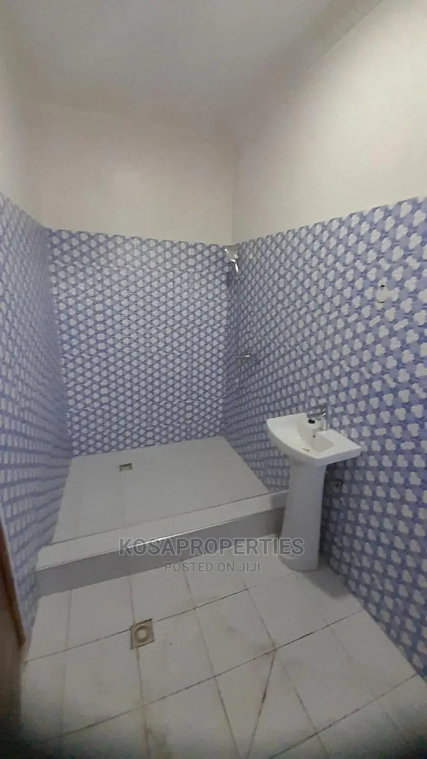 4bdrm House in Nungua Adogonor, Spintex for sale