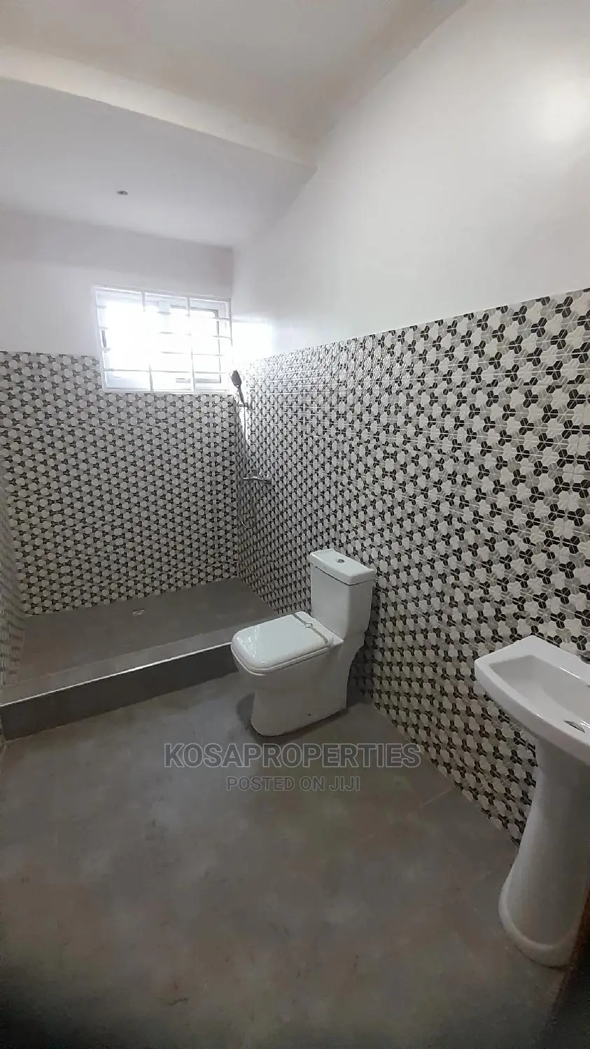 4bdrm House in Nungua Adogonor, Spintex for sale