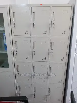 12 Doors Lockers