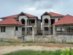 10bdrm House in Star Gate Properties, Ejisu-Juaben Municipal for sale