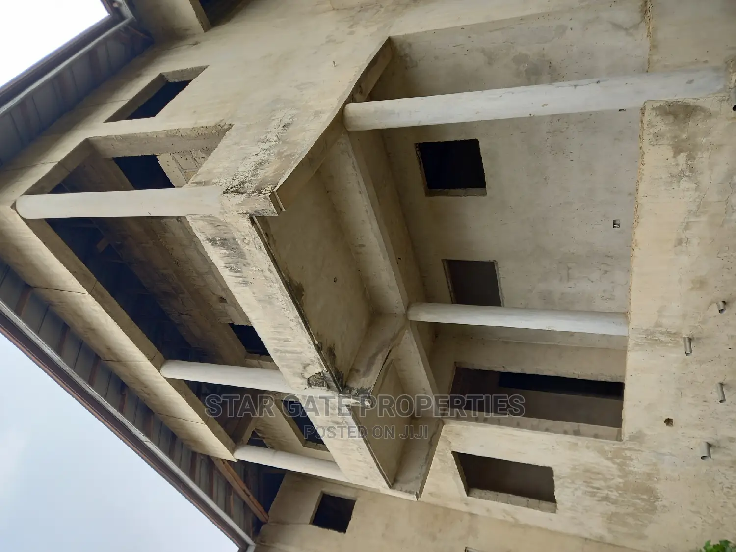 10bdrm House in Star Gate Properties, Ejisu-Juaben Municipal for sale