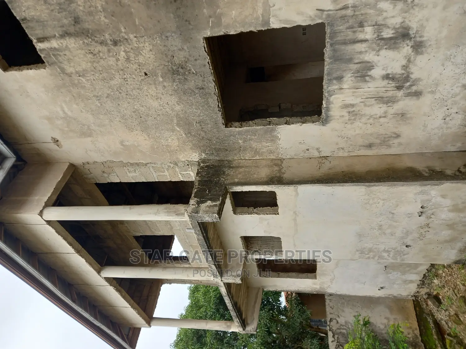 10bdrm House in Star Gate Properties, Ejisu-Juaben Municipal for sale