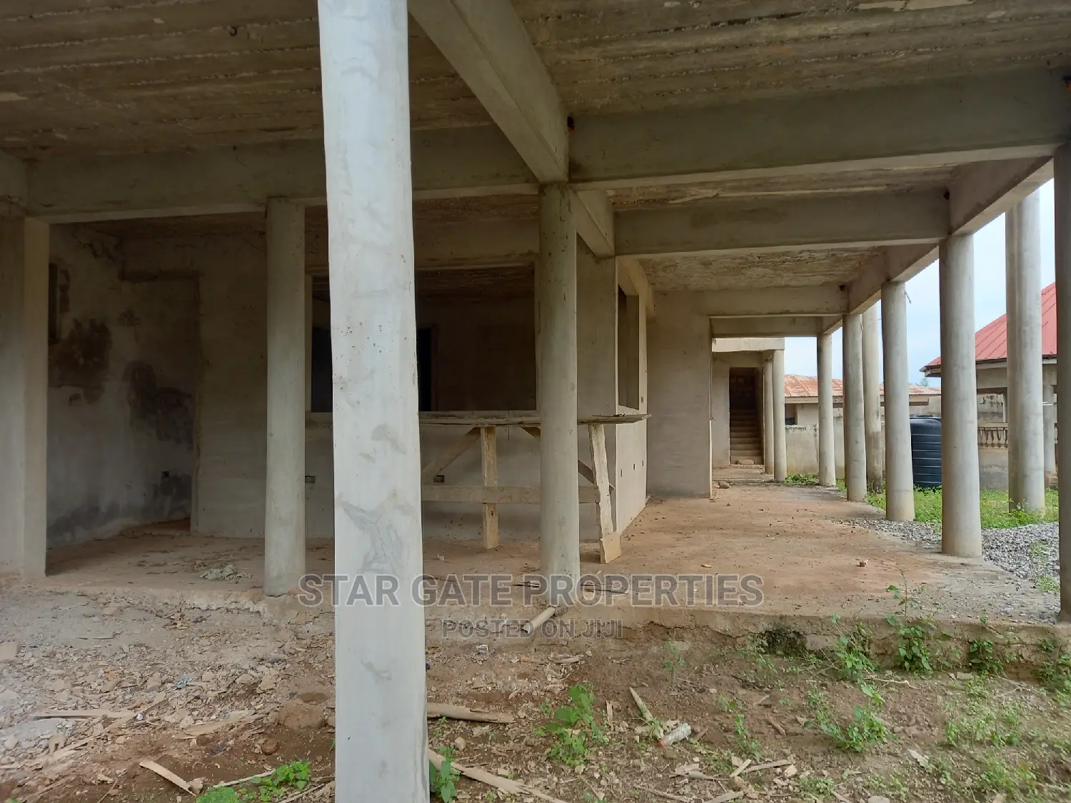 10bdrm House in Star Gate Properties, Ejisu-Juaben Municipal for sale