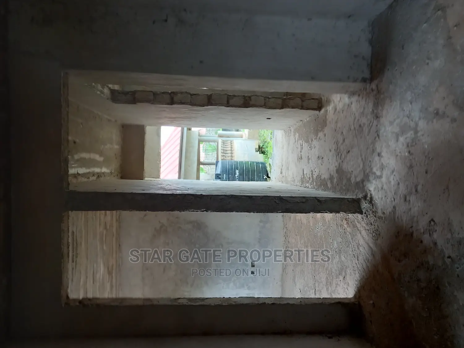 10bdrm House in Star Gate Properties, Ejisu-Juaben Municipal for sale