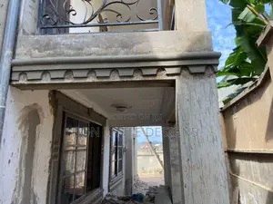 Widows, Pillar and Corner