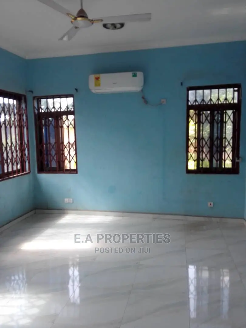 5bdrm House in E a Proprties, Frafraha for Sale