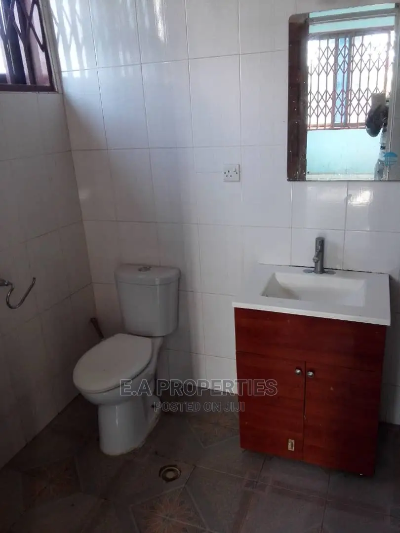 5bdrm House in E a Proprties, Frafraha for Sale