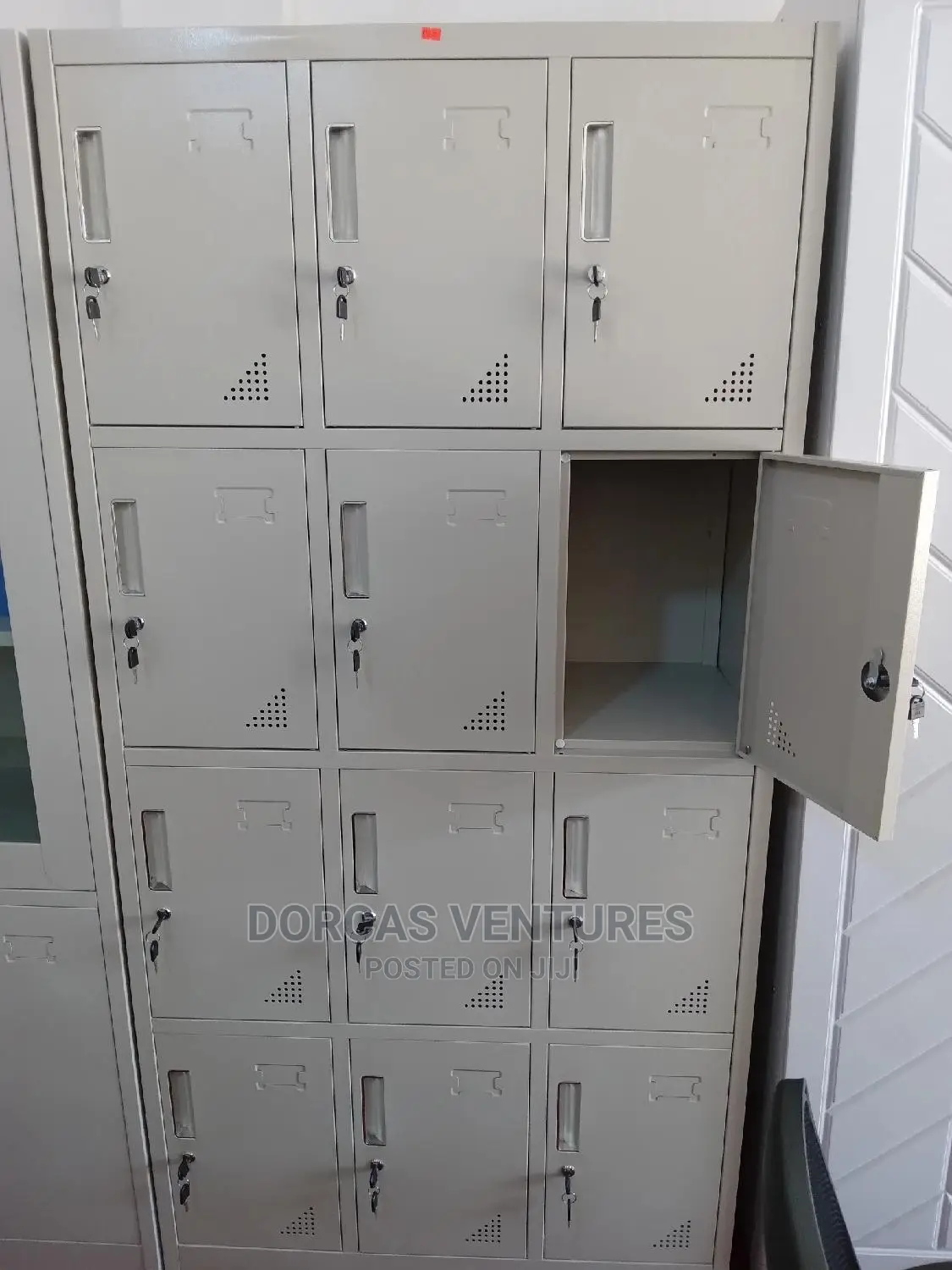 12 Doors Metal Cabinet