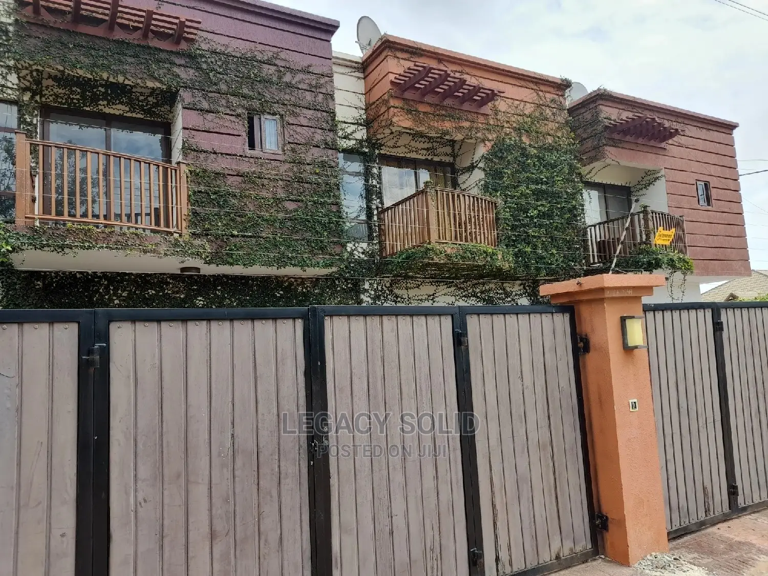 Mini Flat in Legacy Solid Real, Tseaddo for rent