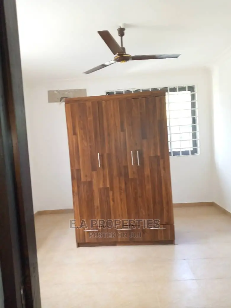 2bdrm Apartment in E a Properties, Frafraha for Rent