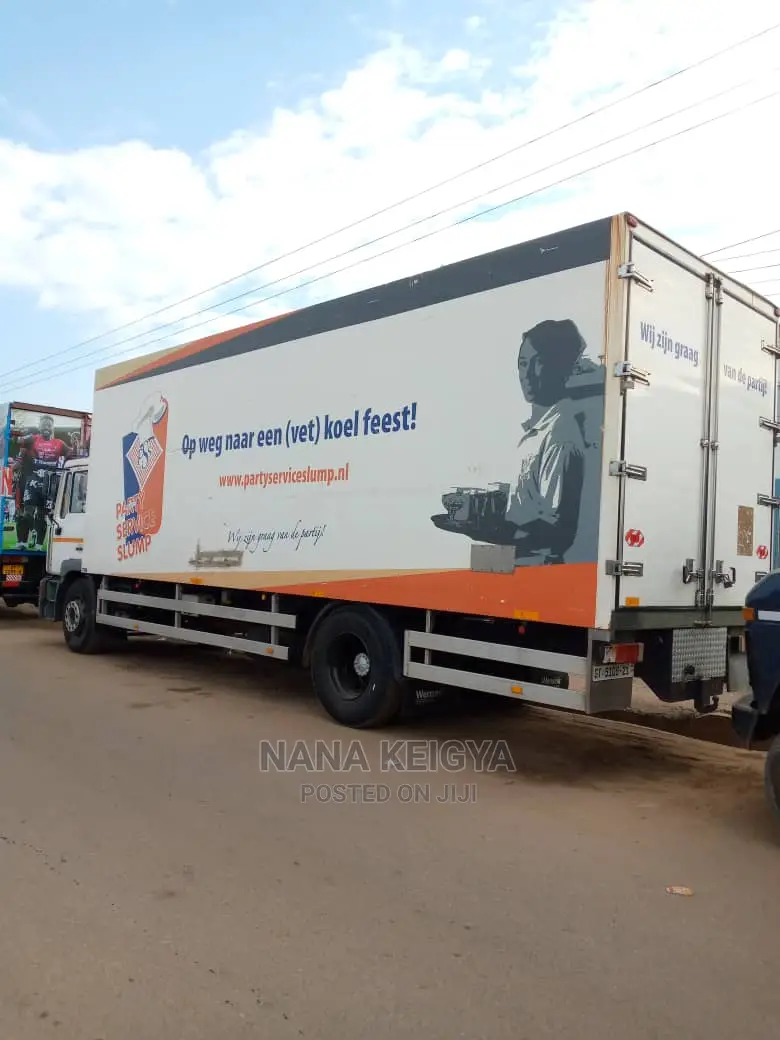 Container Truck for Hiring