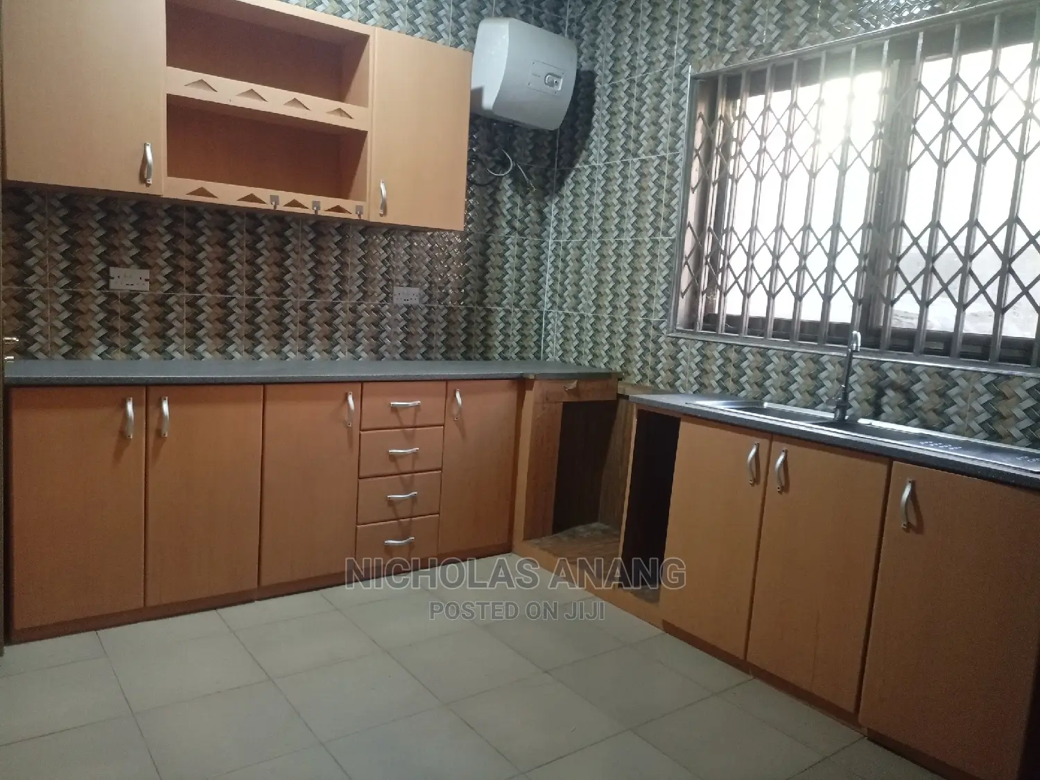 2bdrm Apartment in Dorns Properties, New Town for rent