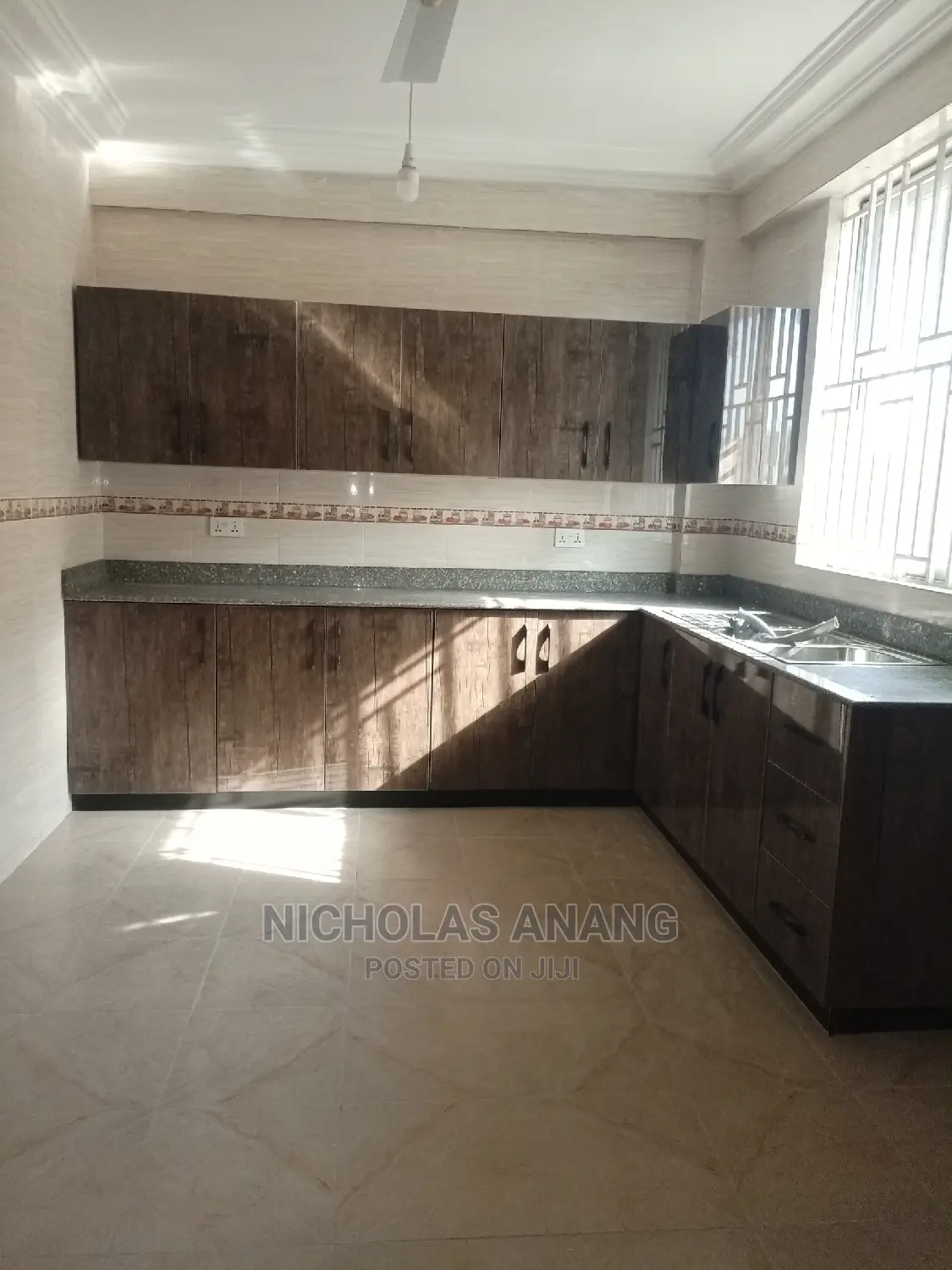 3bdrm Apartment in the Dorns Properties, New Town for Rent
