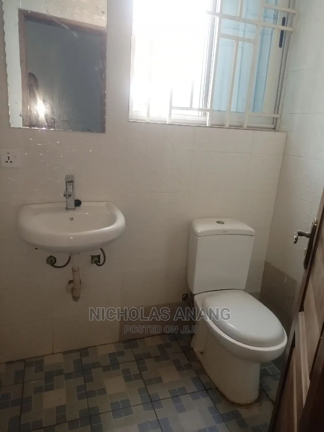 3bdrm Apartment in the Dorns Properties, New Town for Rent