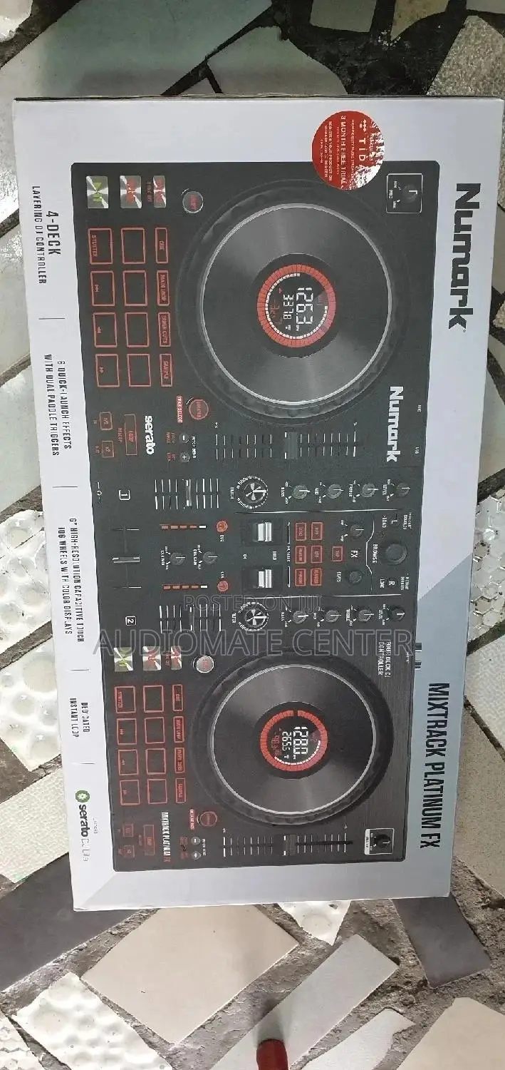 Numark Mixtrack Platinum FX