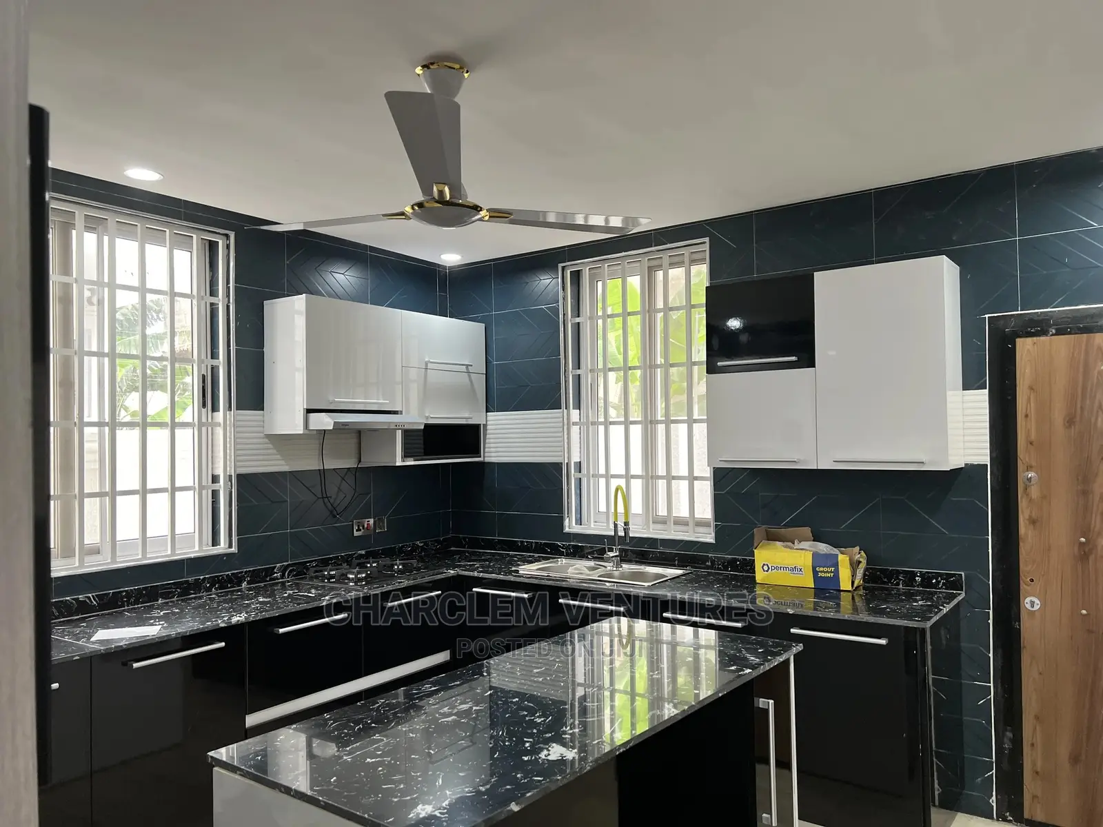 4bdrm Duplex in Accra Metropolitan for Sale