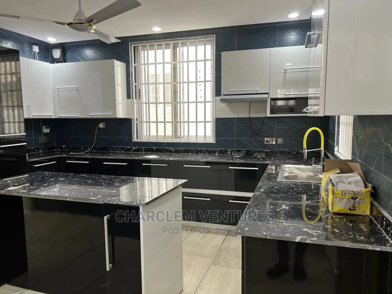 4bdrm Duplex in Accra Metropolitan for Sale