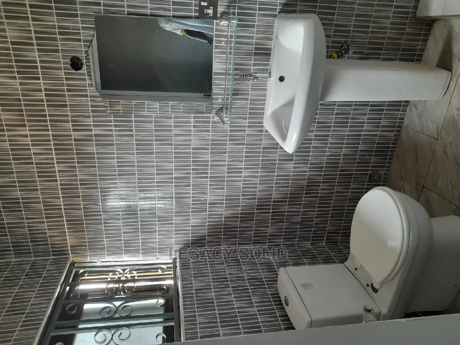 1bdrm Apartment in Legacy Solid Real, Teshie for rent