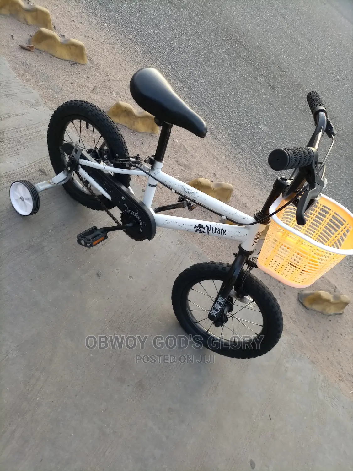 White Jet Kids Bike