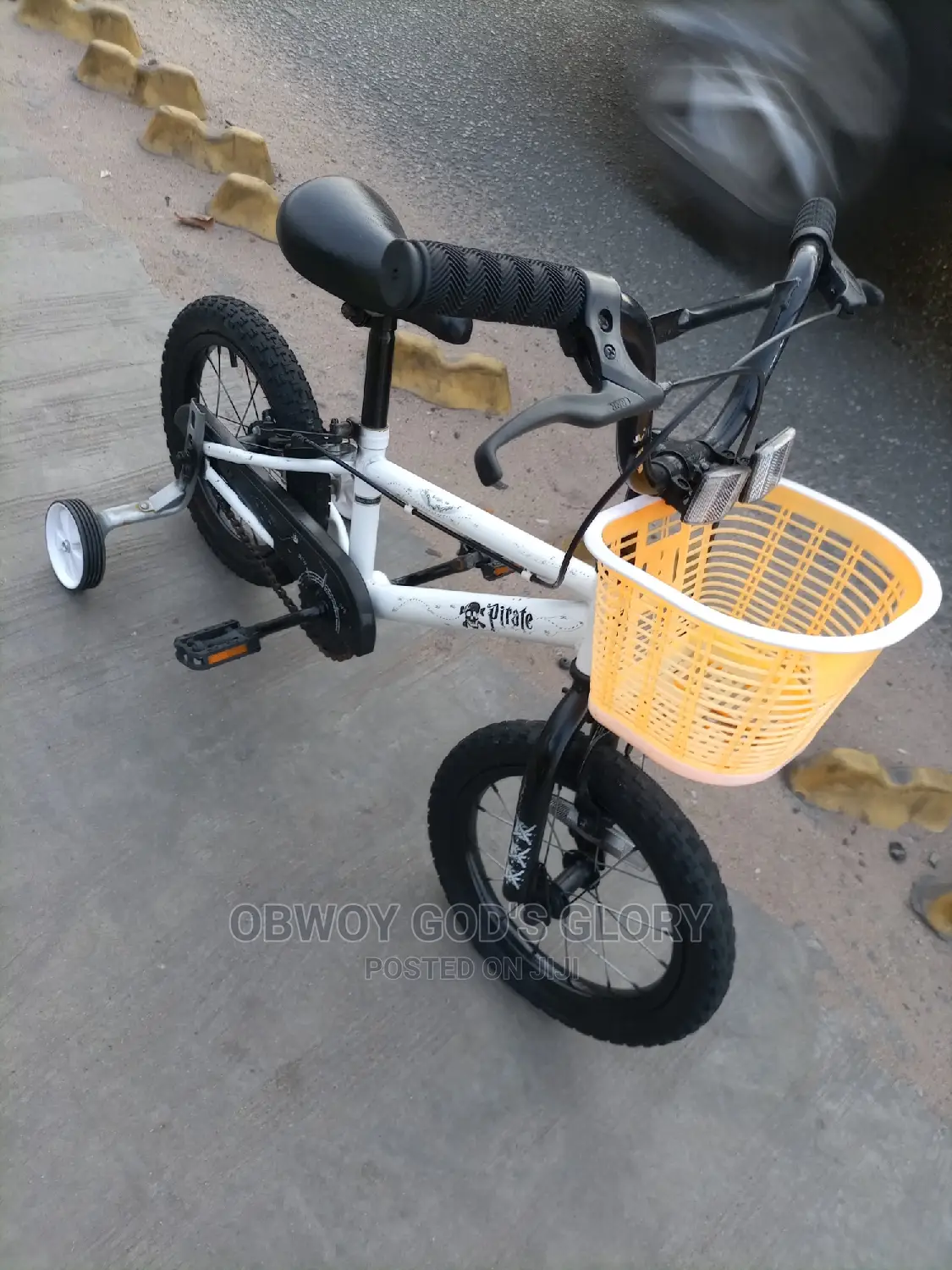 White Jet Kids Bike
