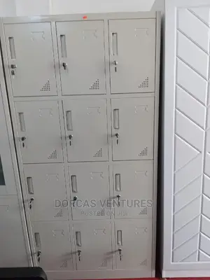 12 Doors Lockers