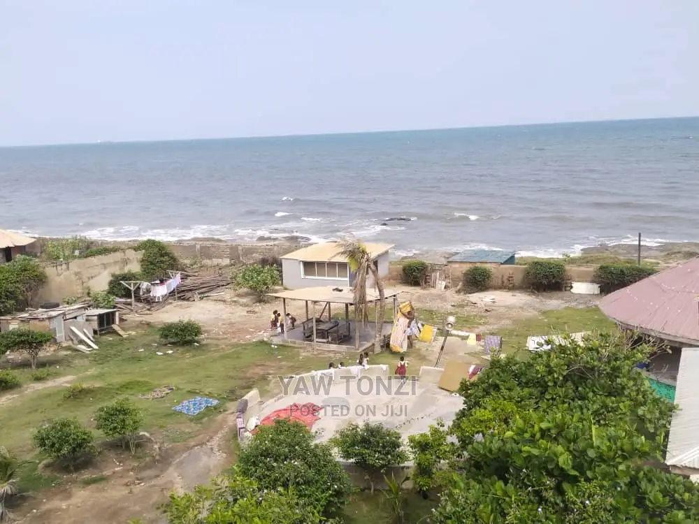 5bdrm House in Nungua, Cold Store for sale