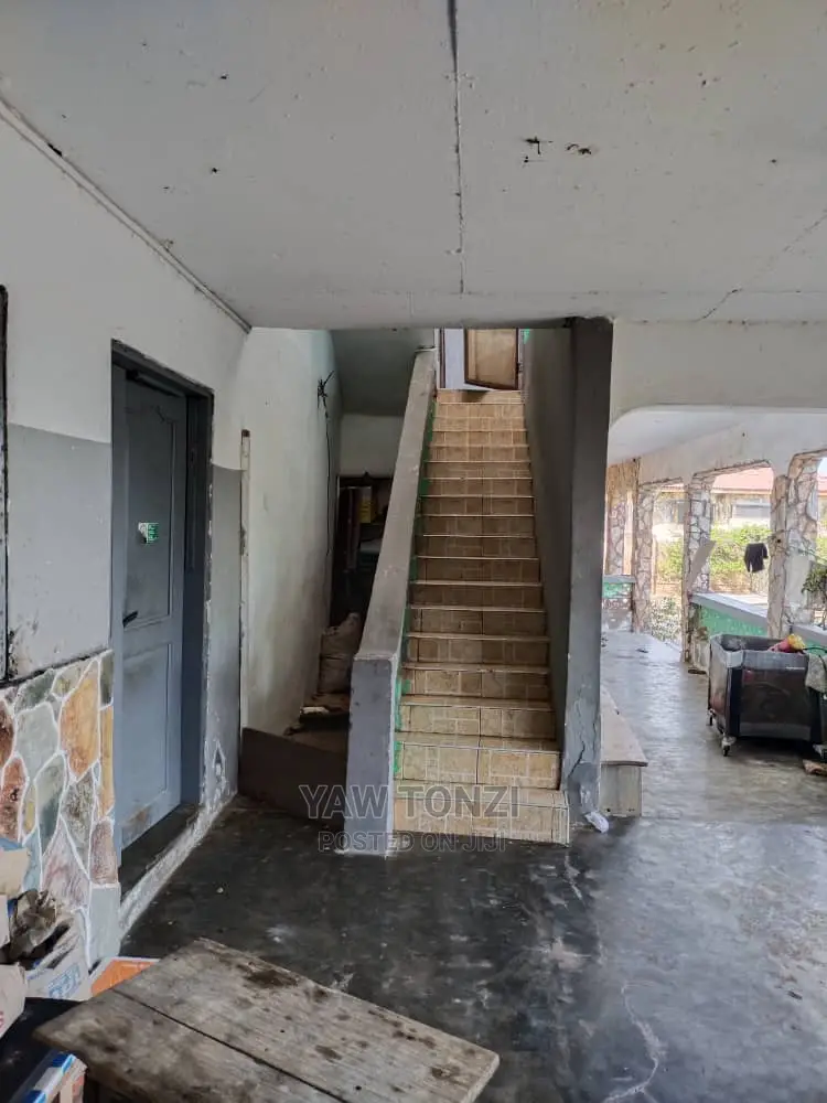5bdrm House in Nungua, Cold Store for sale