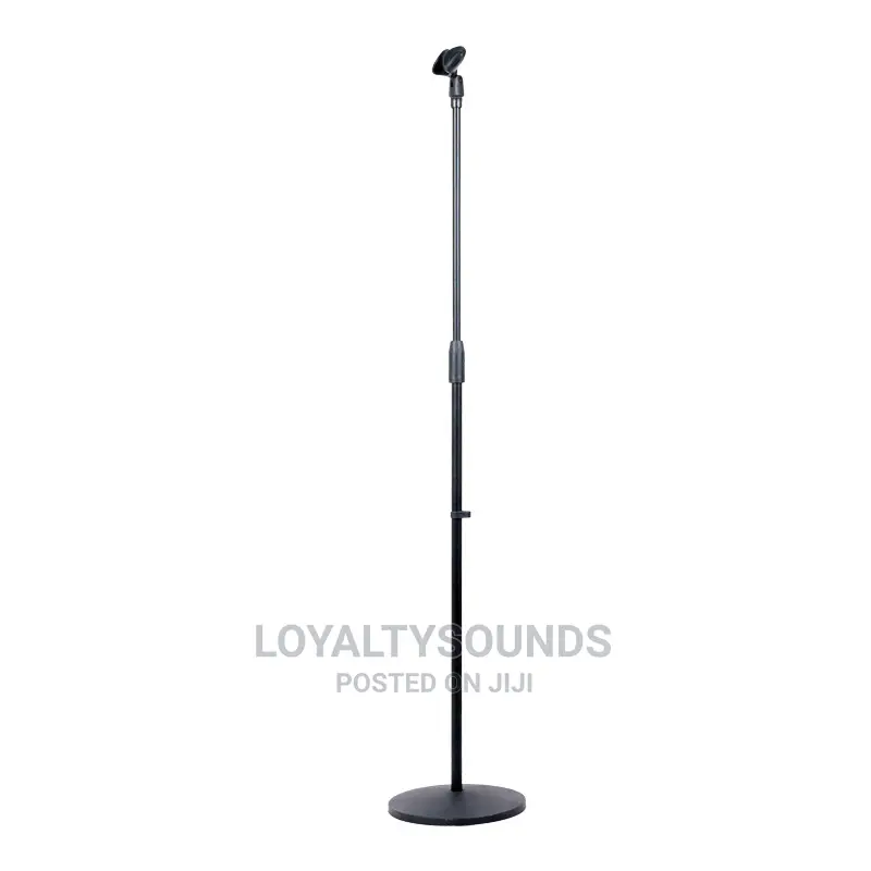 Roundbase Straight Mic Stand
