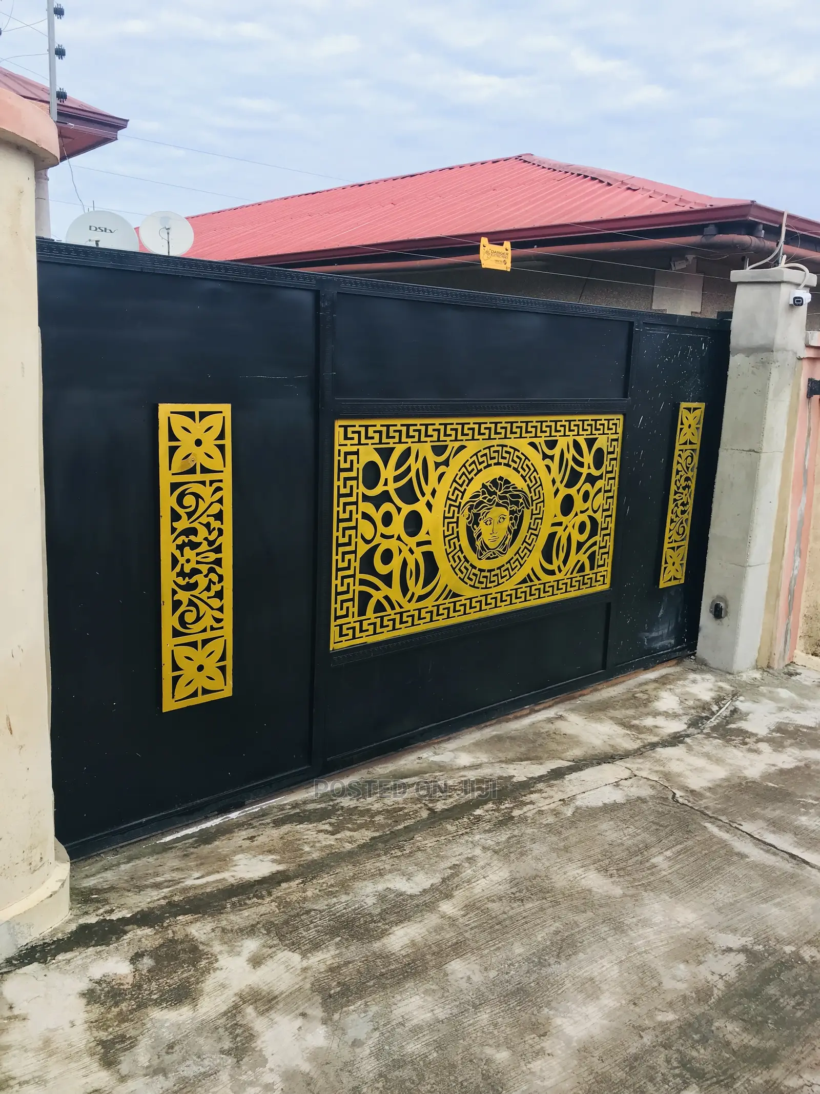 Executive Galvanized Stainless Main Gate