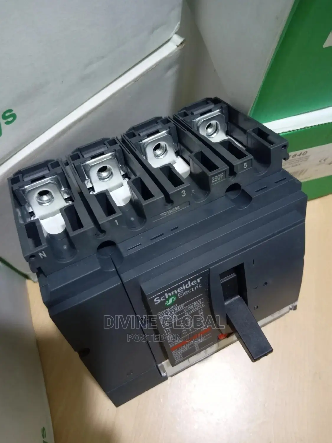 250a Schneider 4pole Circuit Breaker