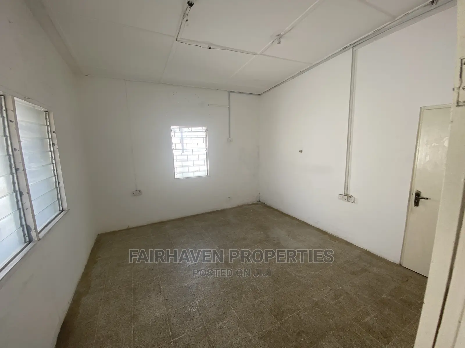 5bdrm House in Nyaniba Estate, Osu for Rent