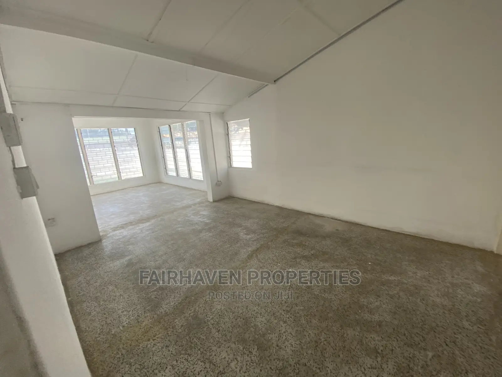 5bdrm House in Nyaniba Estate, Osu for Rent